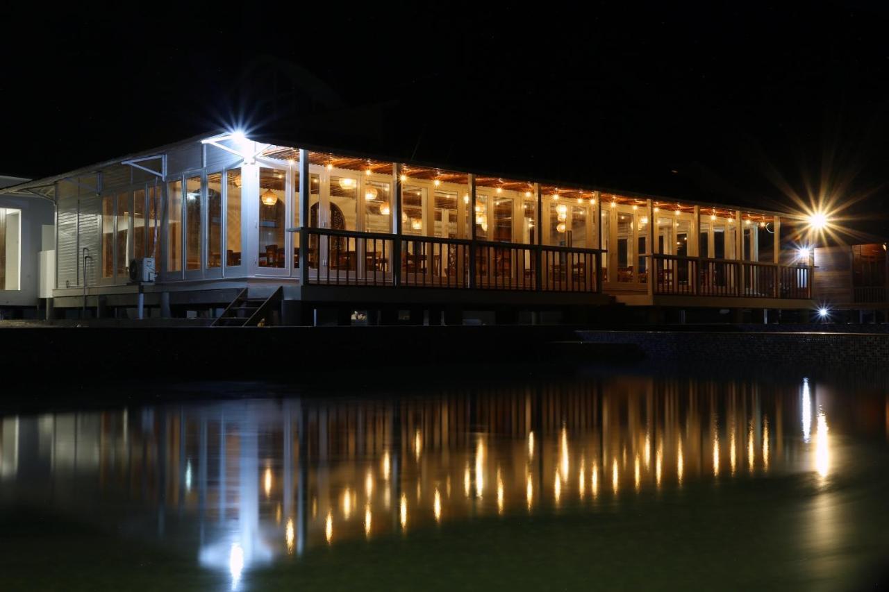 Azana Essence Villa Tabitha Lombok Bumbang エクステリア 写真