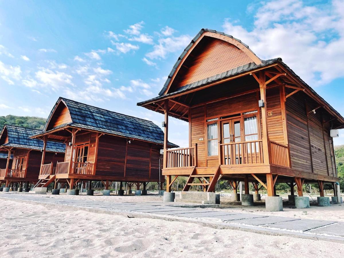 Azana Essence Villa Tabitha Lombok Bumbang エクステリア 写真