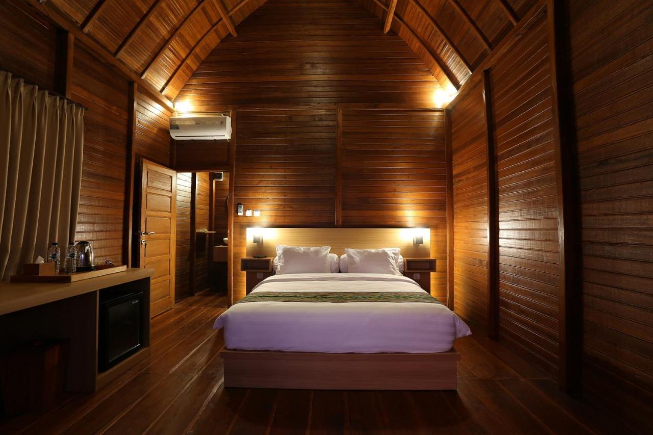 Azana Essence Villa Tabitha Lombok Bumbang エクステリア 写真